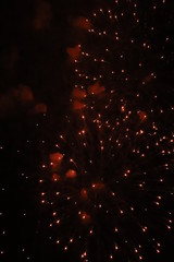 paysage dans la nuit feux d'artifice Gradignan 14 juillet