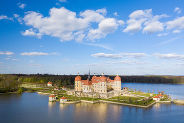 Fototapeta premium Schloss Moritzburg im Abendlicht