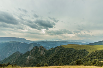 mountains under the sky