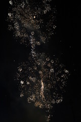paysage dans la nuit feux d'artifice Gradignan 14 juillet