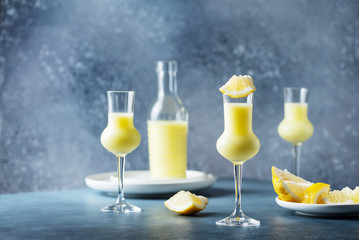 Italian liquor with lemons and cream