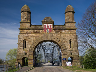 Alte Harburger Elbbrücke entzerrt sonnig