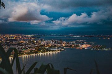 Brasil desde un mirador, atardeciendo