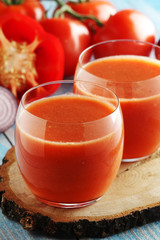 Glasses with vegetable smoothie drink	