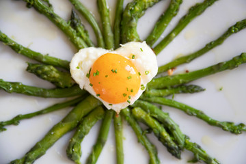 egg heart shape on asparagus