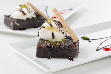 chocolate and strawberry mixed slice pie