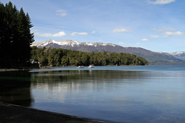 LAGO Y MONTAÑA