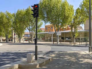 Rue de Aix en Provence avec ses battisses et maisons provençale, proche de la fontaine de la...