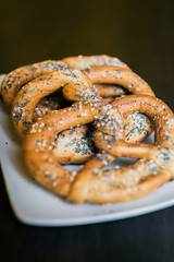 swirl pretzels with papaver appetizer