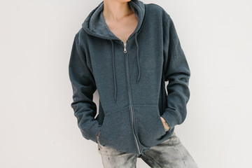Model wearing a hoodie © rawpixel.com