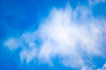 Obraz premium White clouds in the blue sky