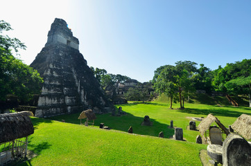 Piramida Majów w Tikal - Gwatemala - obrazy, fototapety, plakaty