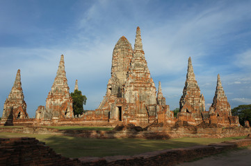 Fototapeta premium Stunning Towering Prang Wat Phra Ram Temples Bathed in Sunlight