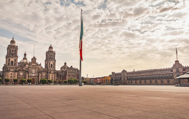 plaza del zocalo en la ciudad de mexico 
