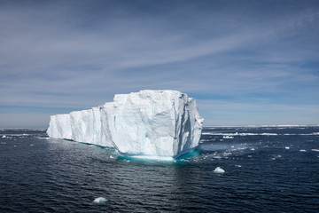 Tabular Icebergs in the Weddell Sea