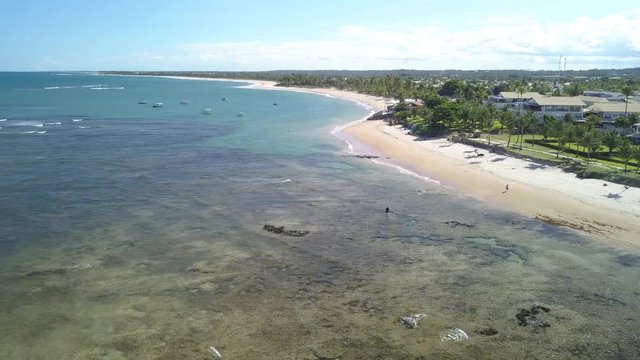 Imagem Aérea da Praia de Guarajuba, Costa de Camaçari, Região Metropolitana de Salvador, Bahia, Brasil