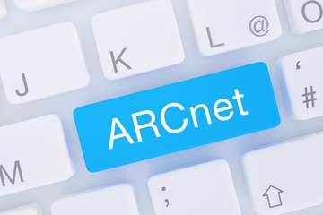 ARCnet. Computer Tastatur von oben zeigt Taste mit Wort hervorgehoben. Software, Internet, Programm