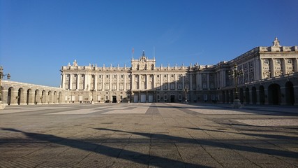Fototapeta na wymiar Palacio real de madrid