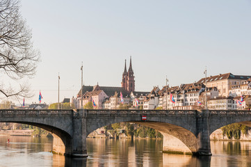 Basel, Rhein, Rheinbrücke, Altstadt, Münster, Kirche, Grossbasel, Martinskirche, Altstadthäuser, Rheinufer, Rheinsprung, Uferweg, Kleinbasel, Frühling, Morgenstimmung, Schweiz