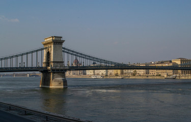 Obraz premium View of the Danube River and the Chain Bridge or Secheni Lanzhid
