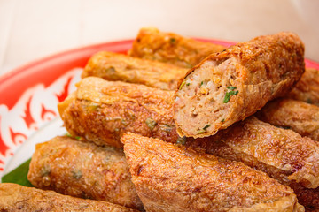 Deep fried shrimp and pork meat rolls.