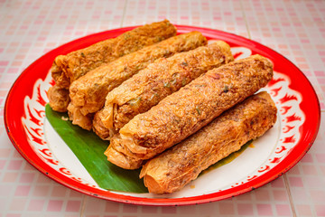 Deep fried shrimp and pork meat rolls.