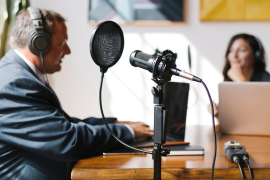 Maximize Your Reach with These 6 Powerful Podcast Distribution Softwares