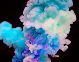 Obraz premium Abstract blue color drop to the water