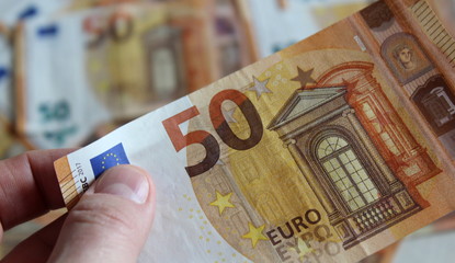 Banconote in euro - ricchezza	