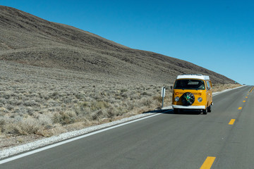 Obraz na płótnie Canvas Wüste Roadtrip Van Vanlife