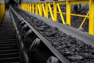 opencast mine - belt conveyor - coal, stones - transport - obrazy, fototapety, plakaty