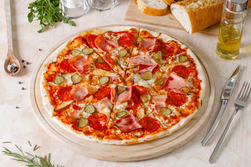 Pizza capriciosa