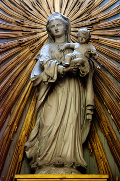 Ambiance dans la cath&eacute;drale de Soissons