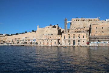 Fototapeta na wymiar city of valletta and the mediterranean sea in malta