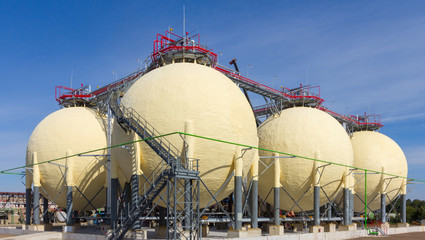 Large new spherical capacity in a chemical plant