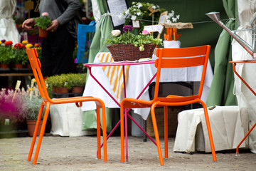 Rassemblement pour marché aux plantes du printemps