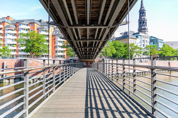 Brücke in der HafenCity von Hamburg