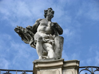 Fototapeta na wymiar statue 