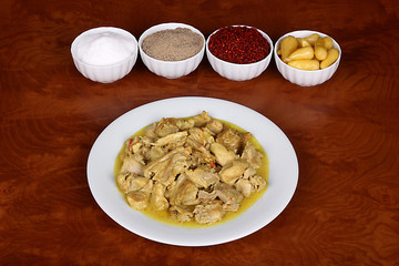 chicken with a very nice curry sauce, with fragrant Turkish spices on the plate