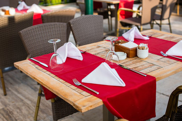 Cozy restaurant table setting in red style
