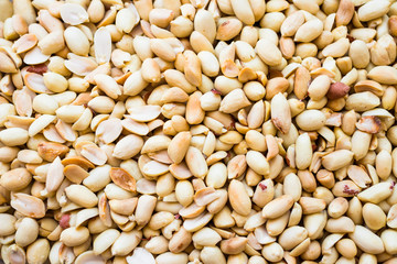 Roasted white peanut kernels. Source of vegan protein.
