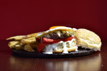 burguer with egg