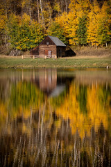 Fototapeta na wymiar Autumn Barn Reflection