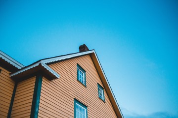 yellow and White House in newfoundland