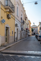 Fototapeta na wymiar In the narrow streets of Manfredonie