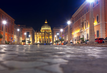 Fototapeta na wymiar Vatican Basilica di San Pietro in the night