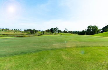 Obraz premium Golf course in the countryside. 