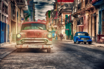 old classic cars parked on a street in Havana, cuba - 340124162
