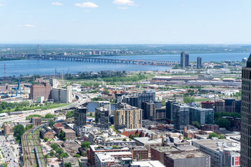 Obraz premium Incredible city view of Montreal from rooftop