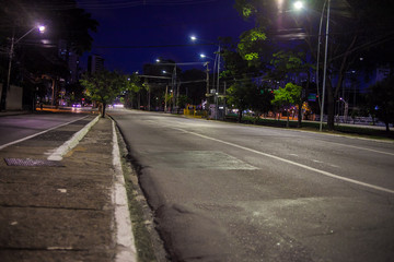 Fototapeta na wymiar Ruas do Recife a noite